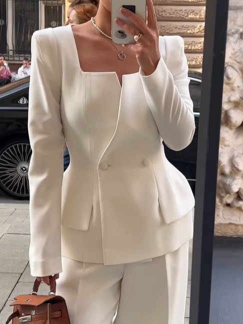 Woman's Two-button Square Collar Blazer